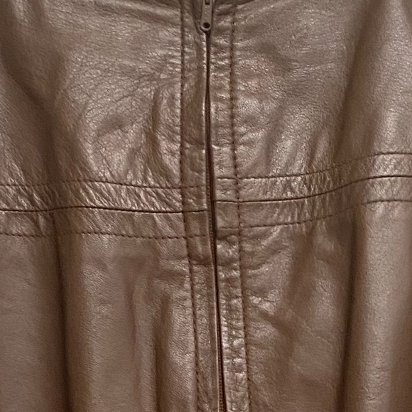 Charles Klein Brown Leather Skirt. - Picture 5 of 6